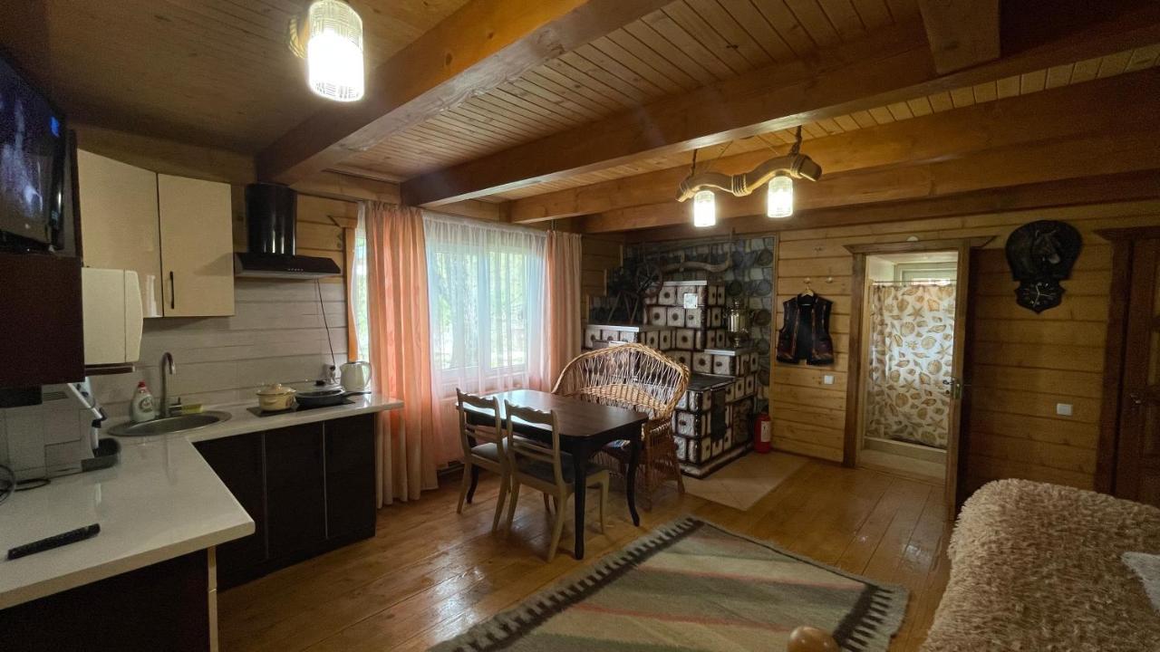 Будиночок В Карпатах Yaremche Eksteriør billede